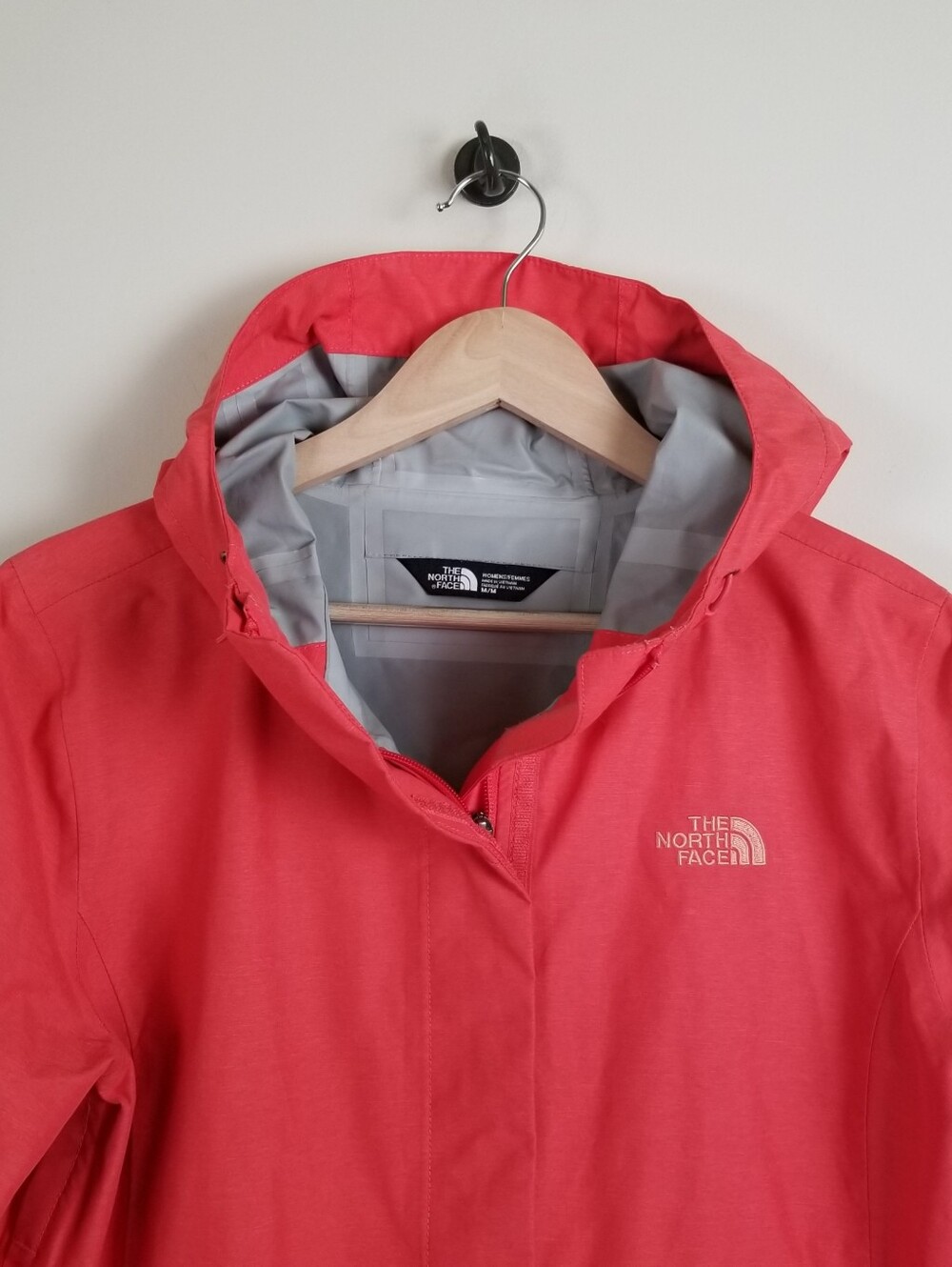 The North Face Dryvent Rain Jacket Hooded Size Medium - Picture 2 of 11